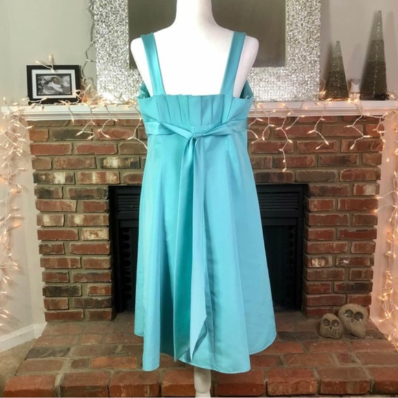 Tea Length Bridesmaids Dress - Size 16 (runs small) by David’s Bridal - Picture 5 of 9